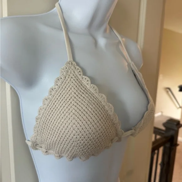 Elegant Cream Crochet Bikini Top - Picture 4 of 8